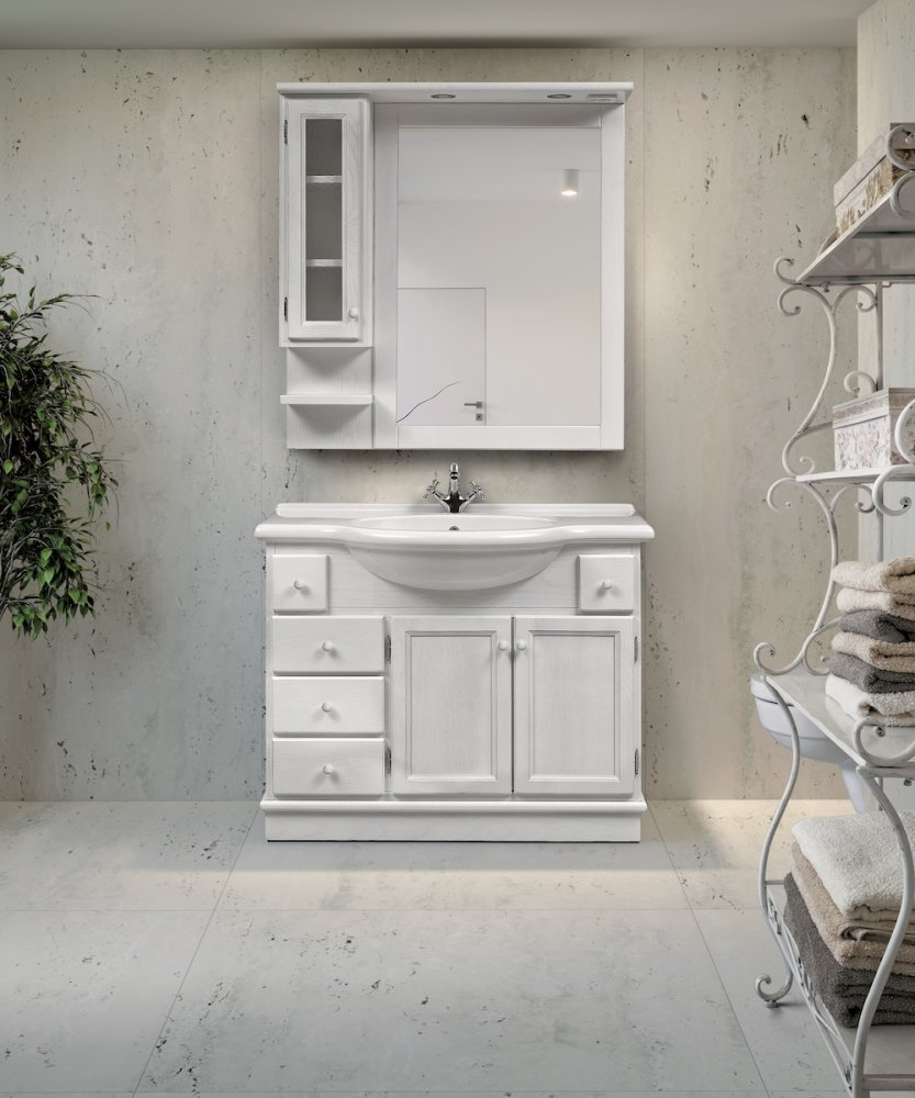 Rustikální koupelnová sestava z jasanu v provensálském stylu. Elegantní úsporný nábytek Gaia Mobili, který kombinuje praktičnost a historický šarm, nabídka ASSO.